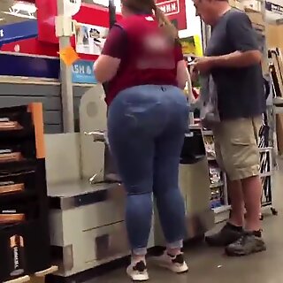 BBW Super Pawg Clerk Show Off Her Big Ass
